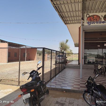 Hotel Purnima Palace Fatehpur  Екстер'єр фото