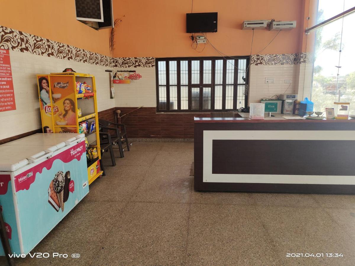 Hotel Purnima Palace Fatehpur  Екстер'єр фото